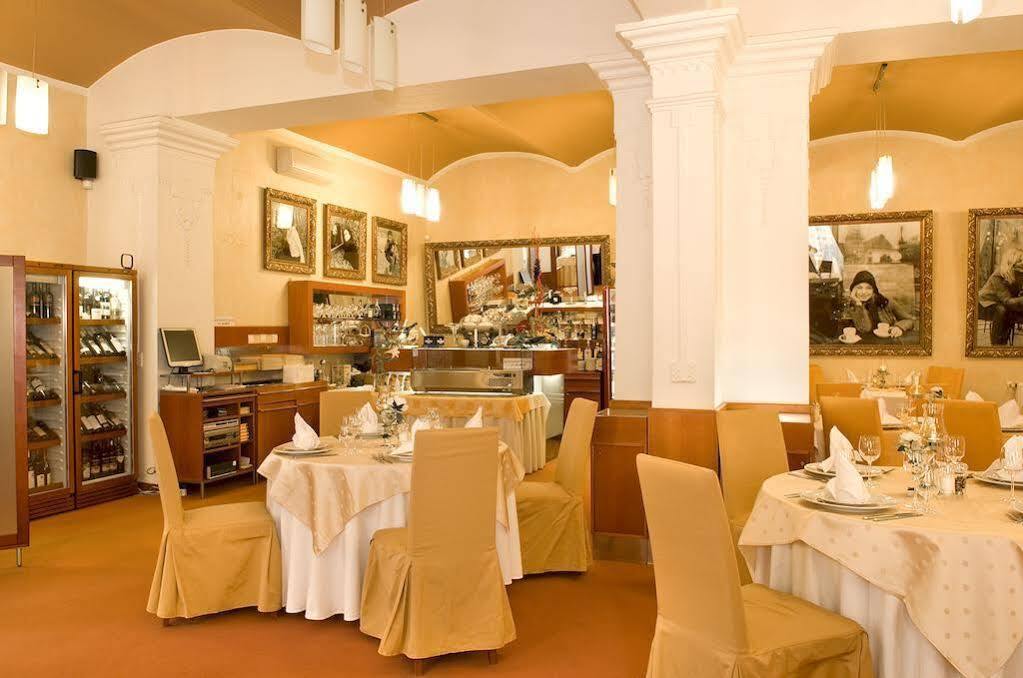 Hotel Academic Zvolen Ngoại thất bức ảnh